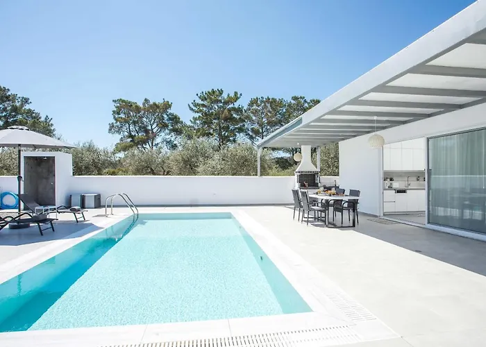 Villaphysis With Private Pool * Lardos