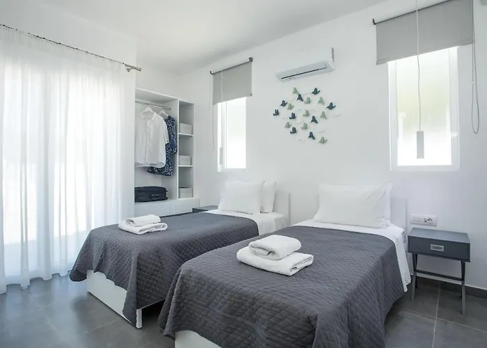 Villaphysis With Private Pool * Λάρδος