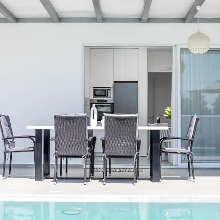 Villa Villaphysis With Private Pool *