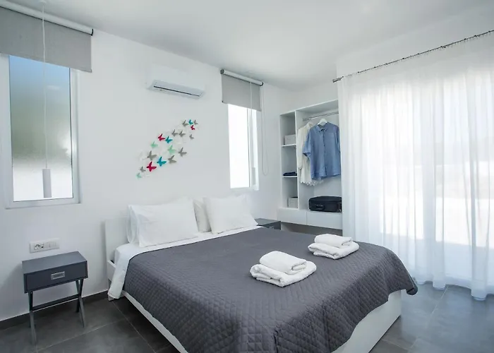 Villaphysis With Private Pool * Lardos